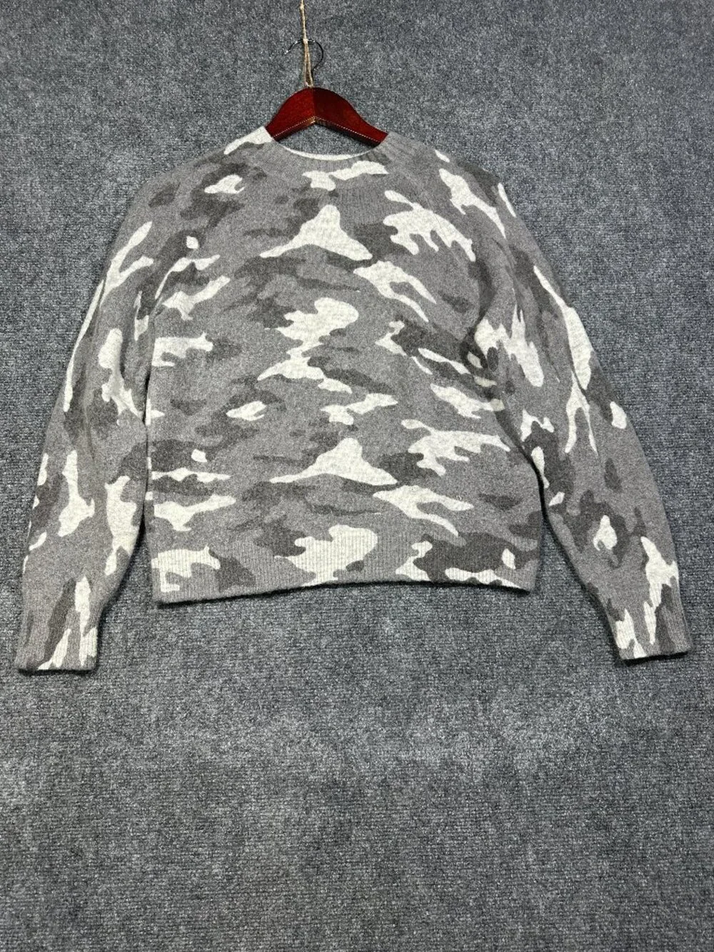 Banana Republic Sweater Womens Medium Gray Camouflage Ribbed Hem Pullover